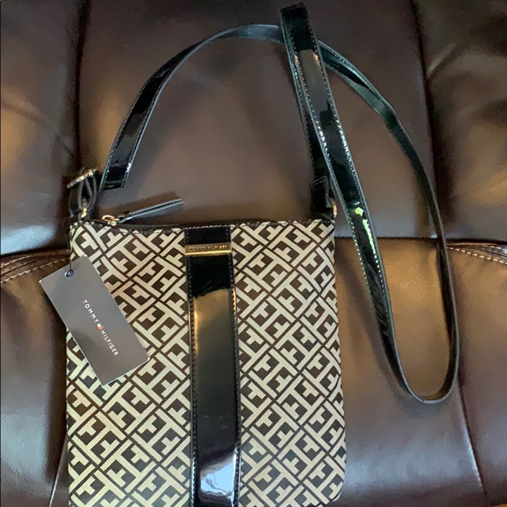 Tommy Hilfiger criss body bag